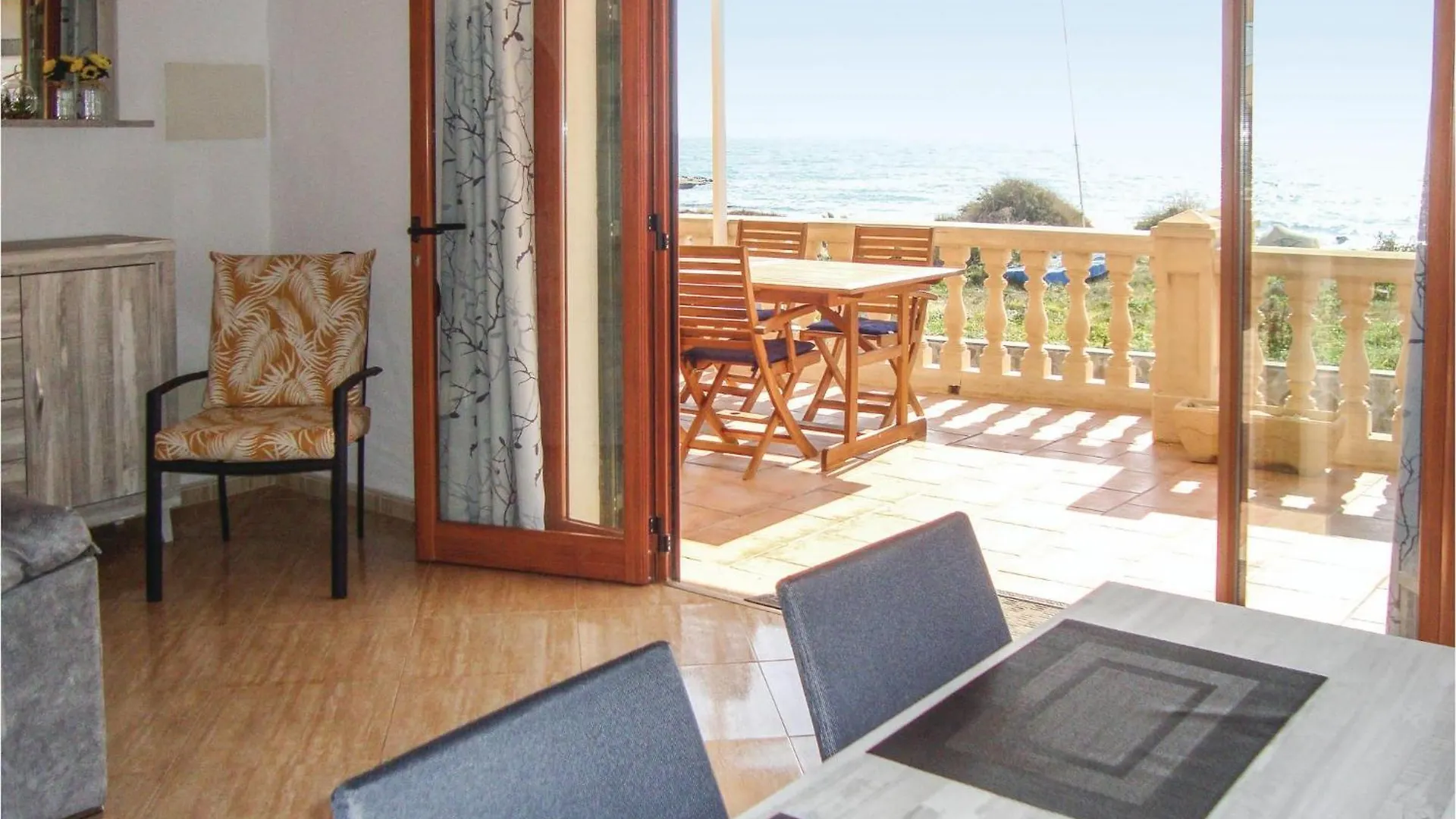 Stunning Home In Ses Covetes With Kitchen Vakantiehuis
