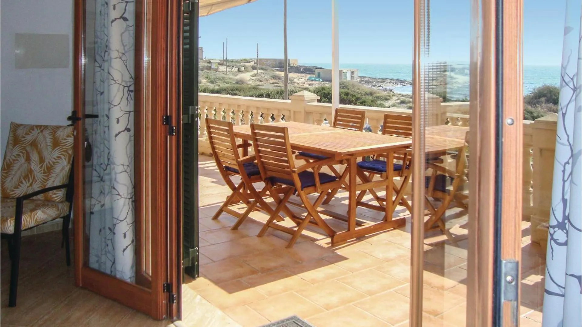 Vakantiehuis Stunning Home In Ses Covetes With Kitchen